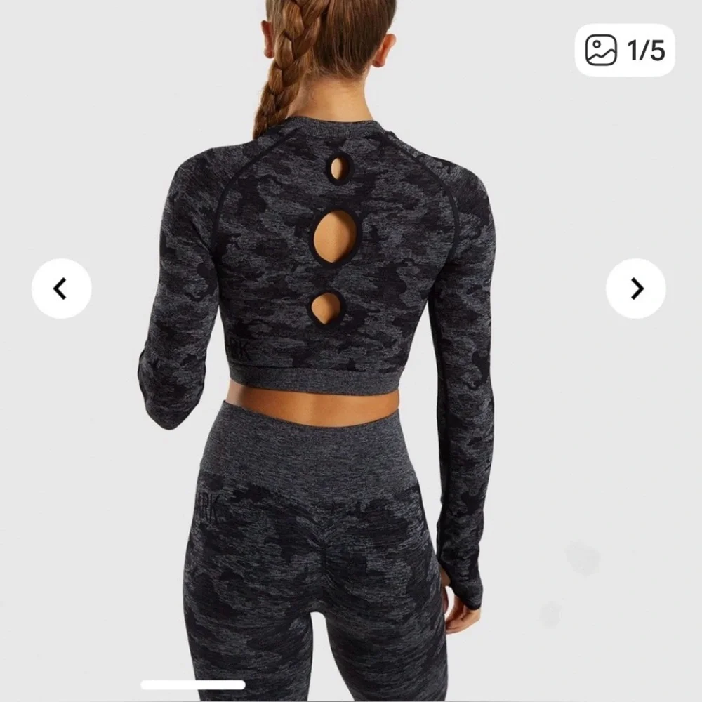 ADAPT CAMO SEAMLESS LONG SLEEVE CROP TOP - NWOT - Picture 2 of 2